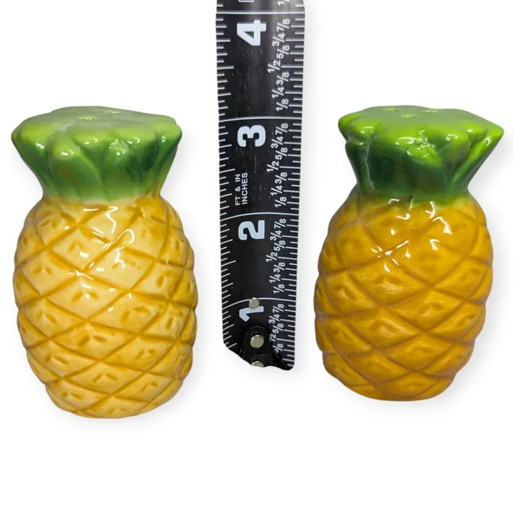 Pineapple Ceramic Salt and Pepper Shakers 3